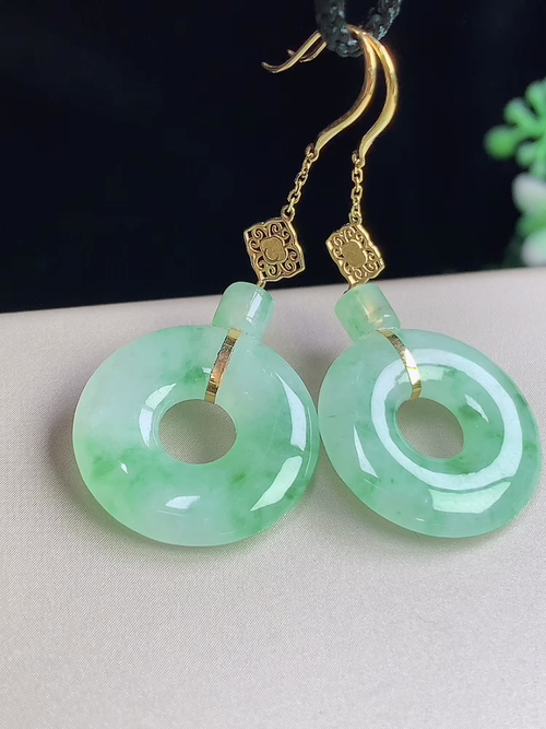 18k金镶冰飘绿耳环，无裂，尺寸18.2-3.5mm，L18hay