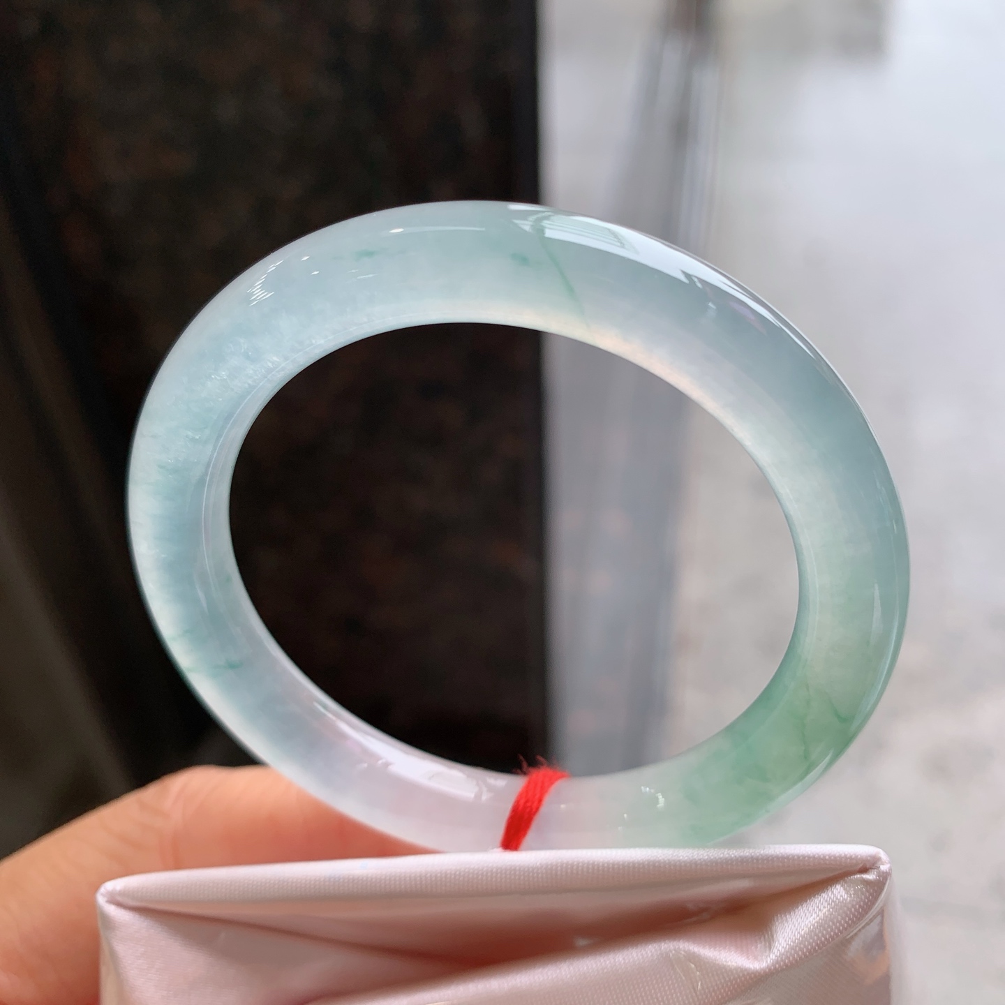 圆条冰飘绿 微棉纹 尺寸：49.3/8.4/8.3 起荧光