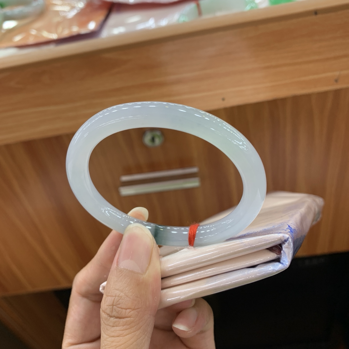 061701GX 飘花贵妃翡翠手镯 53.6-46-8-7.4