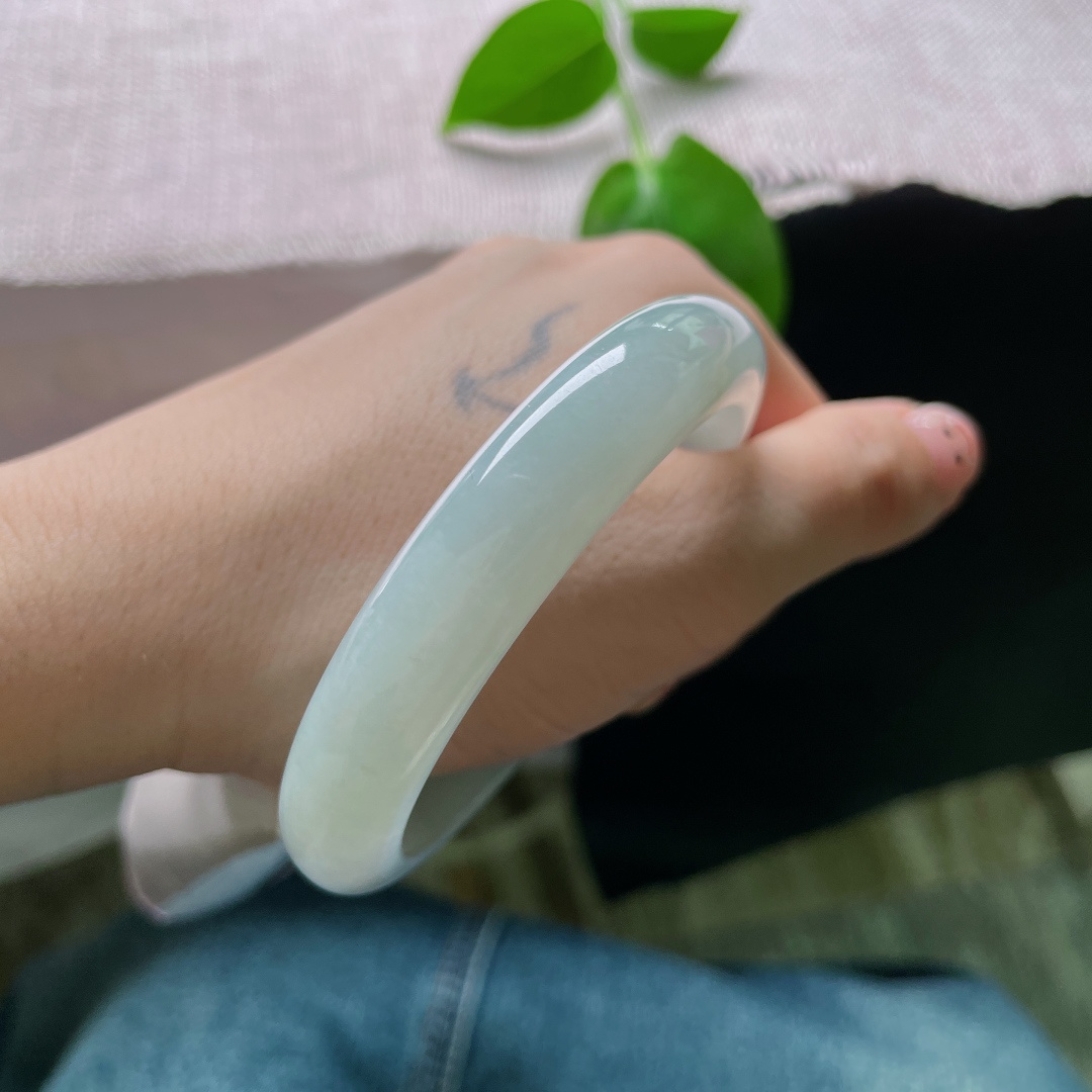 56.5/11.6/7.8。淡绿底正圈，水头好，种老，干净清爽，淡雅倾心，有纹，ss54404a