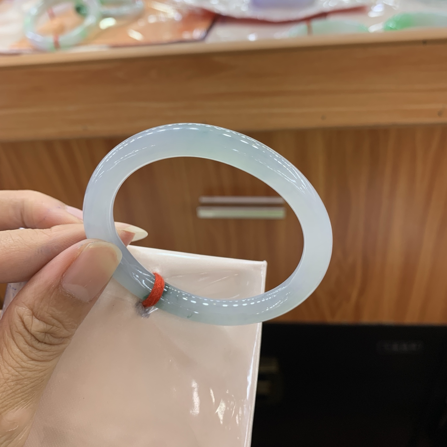 061701GX 飘花贵妃翡翠手镯 53.6-46-8-7.4