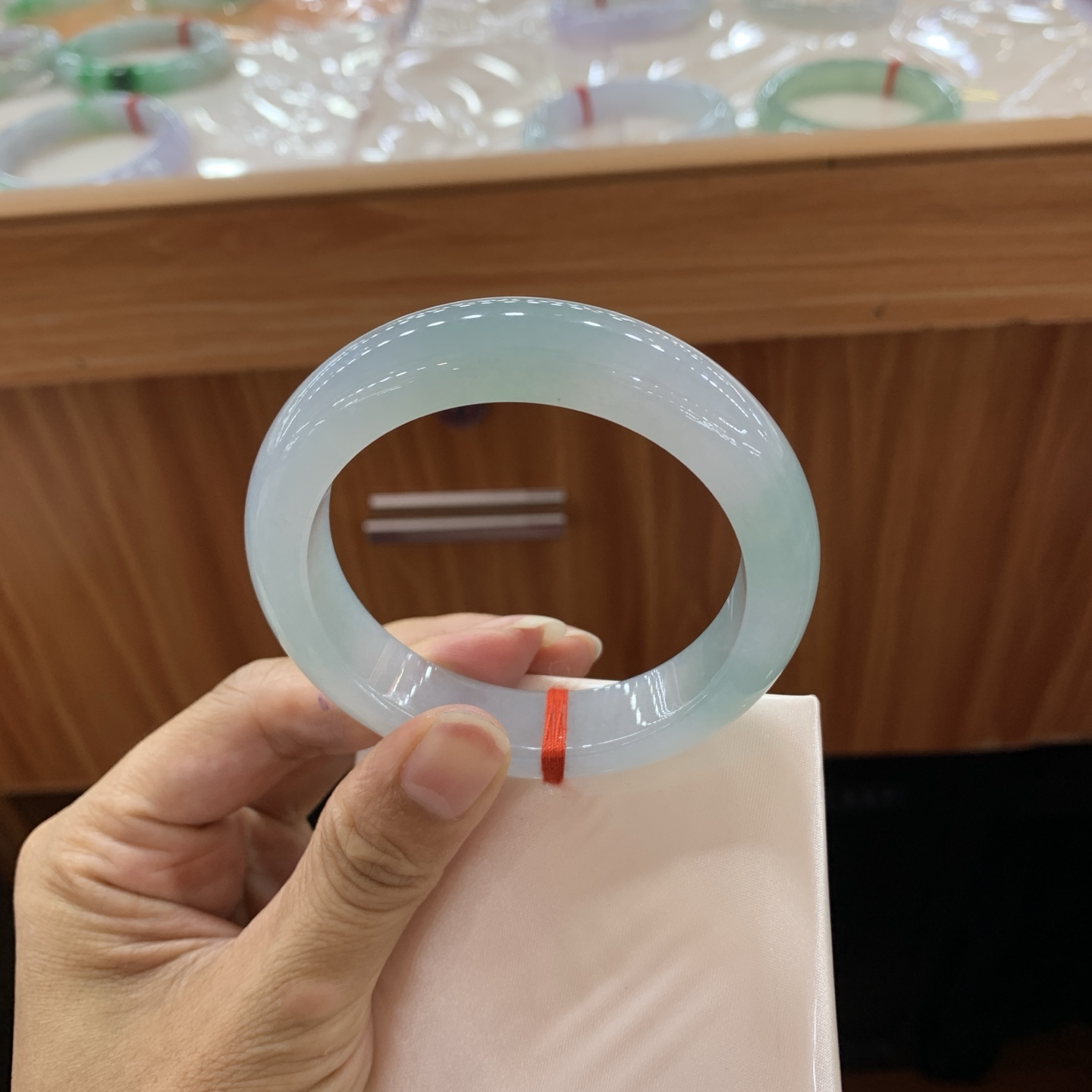 061801JJ 冰绿底正圈翡翠手镯 56-13-9.4