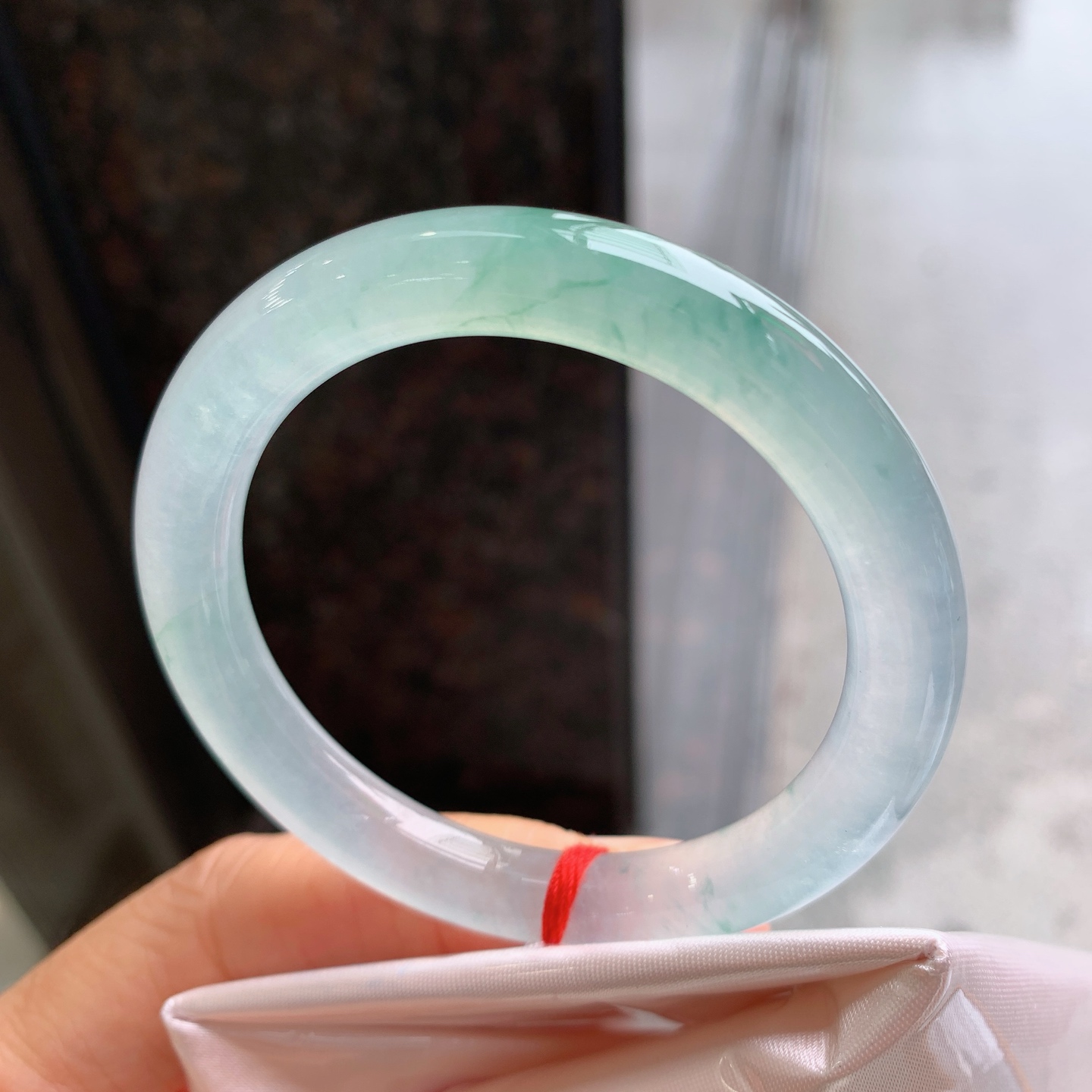 圆条冰飘绿 微棉纹 尺寸：49.3/8.4/8.3 起荧光