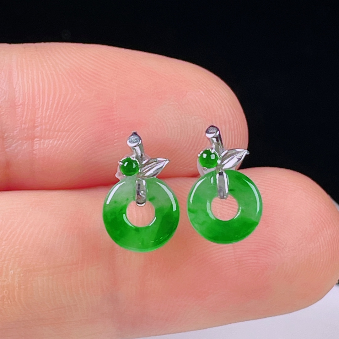 ️冰绿耳钉，老种起光，细底通透，尺寸：12/7.5/2mm0618