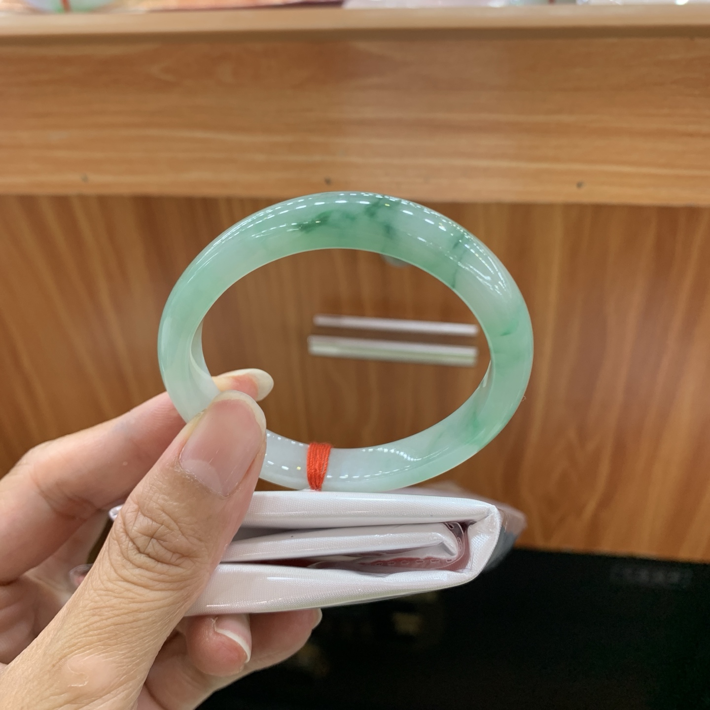 飘绿花贵妃翡翠手镯 54-46.6-8.4-6.5