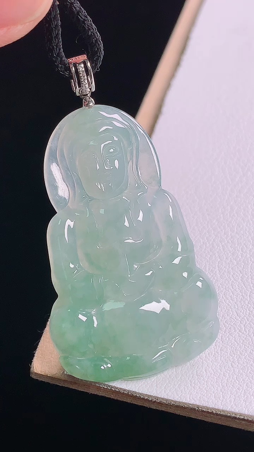 ️18K冰飘花观音吊坠，无裂，尺寸:48.2-40.5-25.3-3.8mm 15