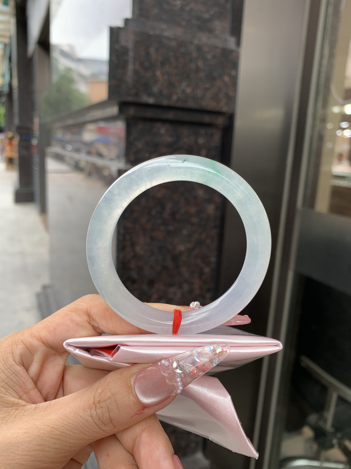 冰飘绿美人条 52-8.8-8.3 0619-N1014-2 打灯细纹，玉质冰润细腻，清爽的底子飘一