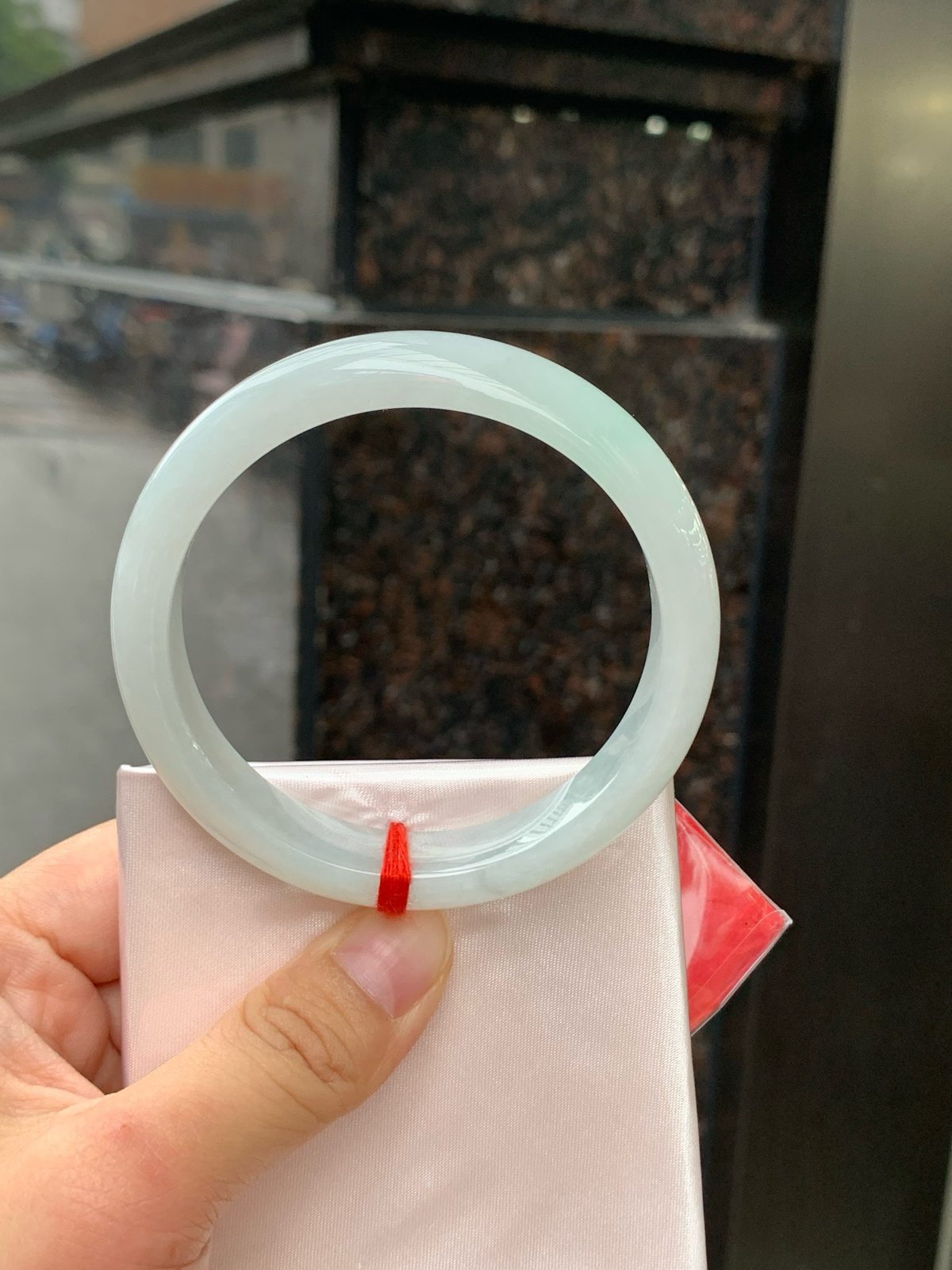 59.2-12.8-7.9
底妆细腻干净飘一抹绿花，清新淡雅，上手简单耐看。