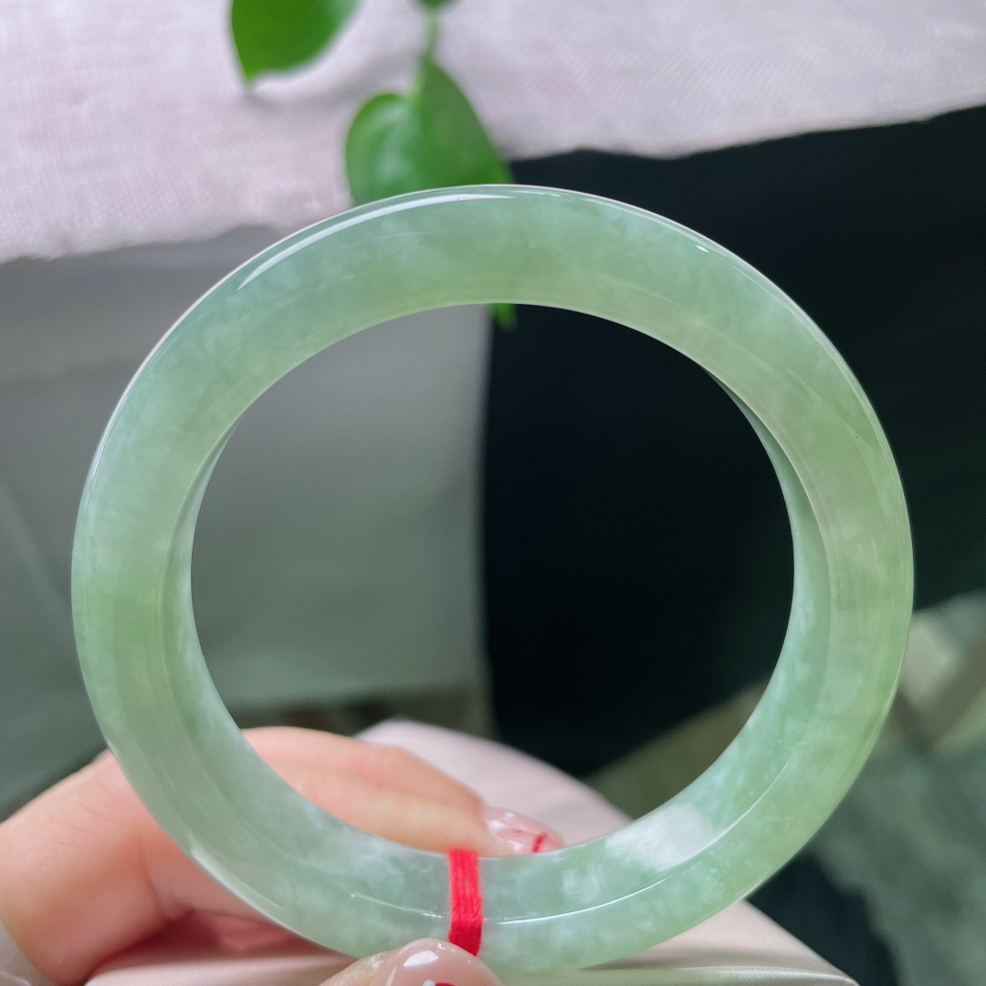 56.7/11.8/8.6，绿底正圈，种老，是生命的底色，也是财富的暗语。晶体，ss54990a