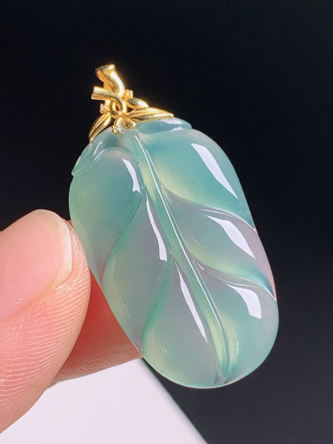 晴水树叶吊坠，胶感十足底色清爽，金枝玉叶温婉显气质
