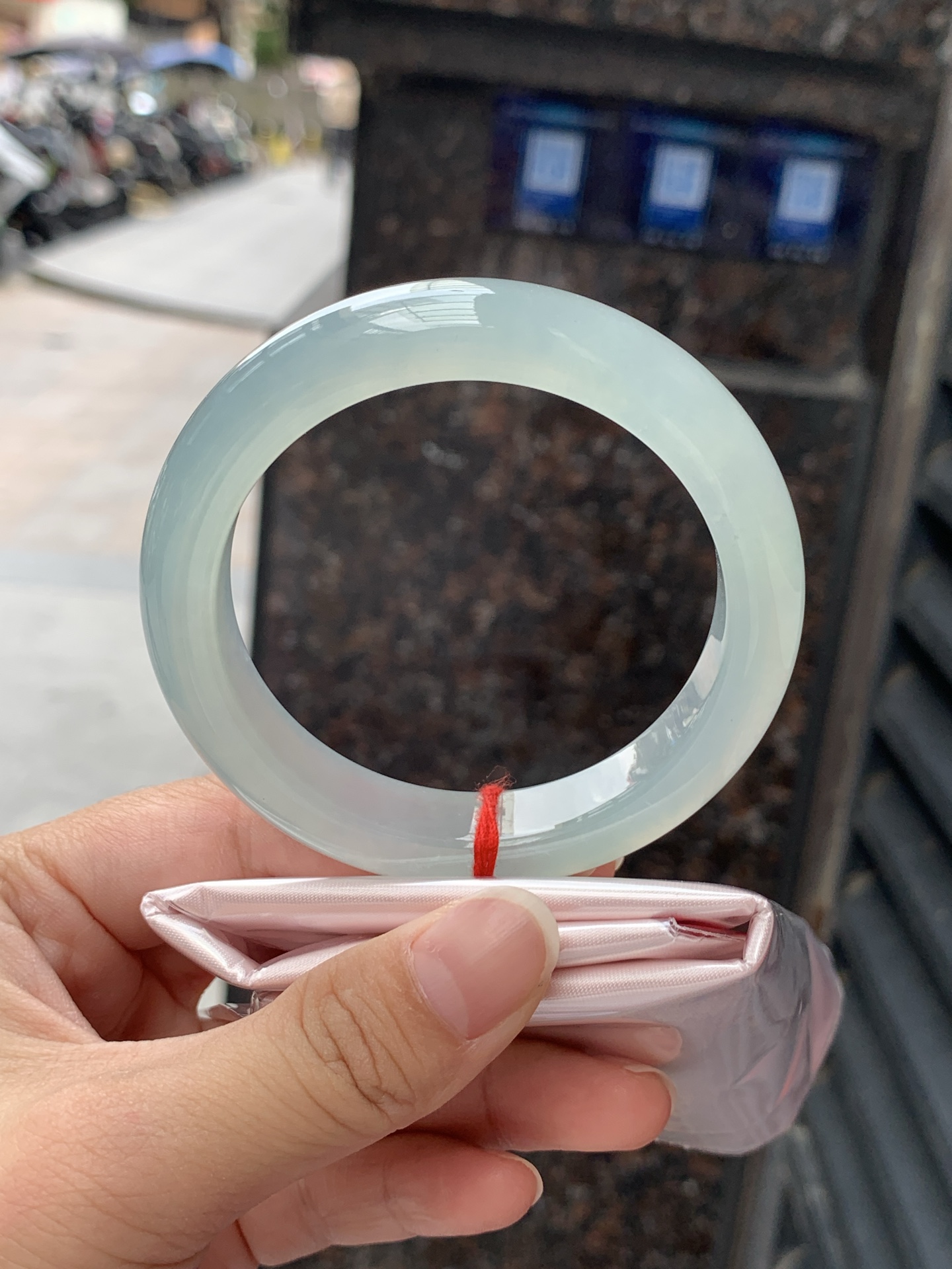 冰晴蓝正圈 55.9-12-9.1 0619-N1011-1 无裂，底妆冰胶细腻，清爽耐看的晴蓝底，