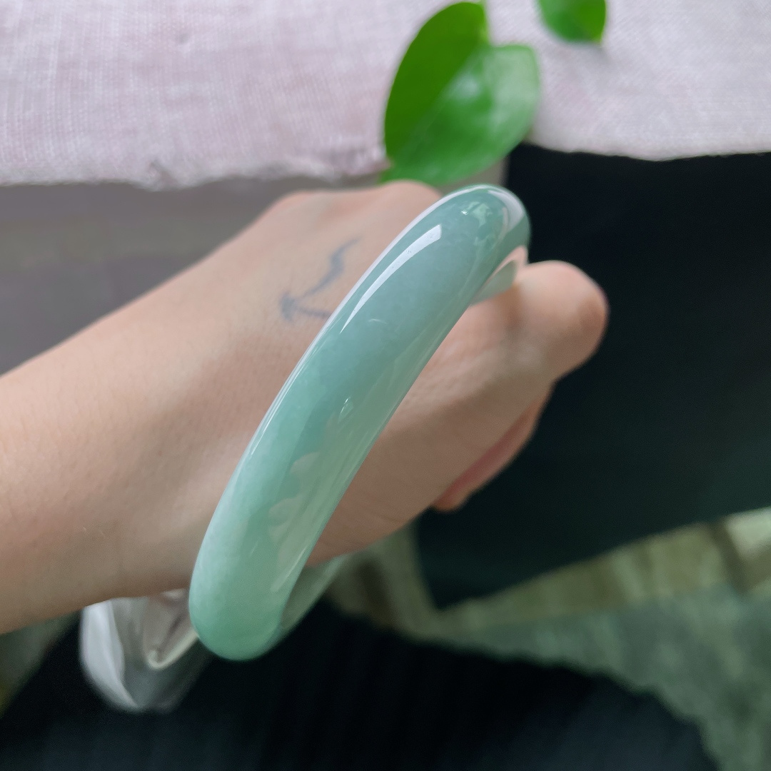 62.8/12/7.8，淡蓝底正圈，大圈口，水头好，种老，肉质细腻干净，无裂，ss55008a