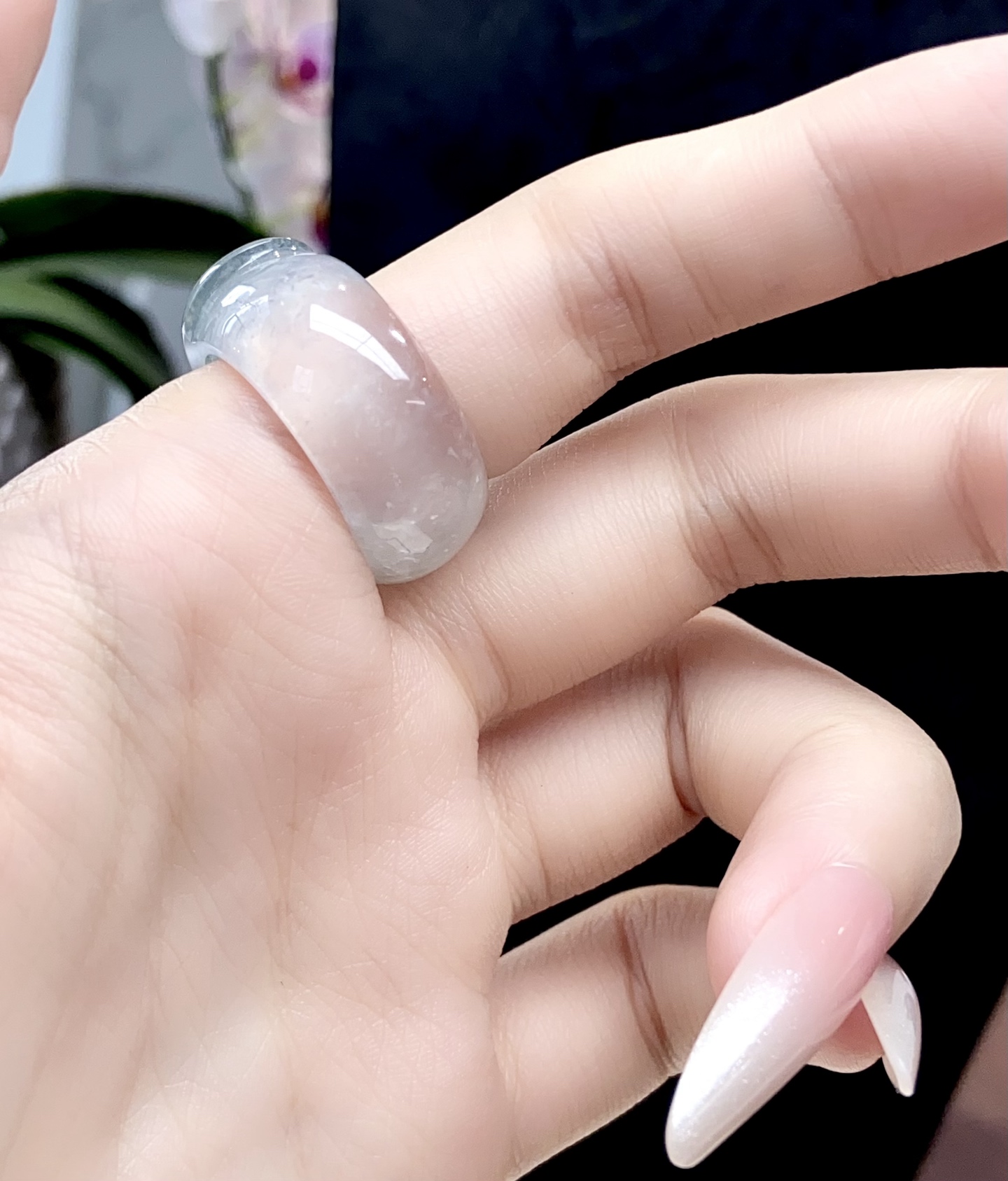 玻璃种马鞍戒指，的冰透感 谁懂啊，胶胶润润的，抬手间尽显，圈口 19，裸石 12.5-28.8-7.6mm，无裂