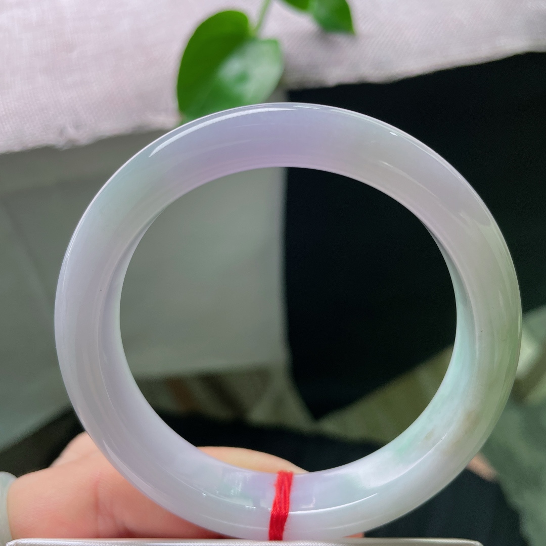 56.8/12.7/8，正圈，水润细腻，种老，这世间最好的运气，不过是紫气东来，绿意常青。有纹，ss