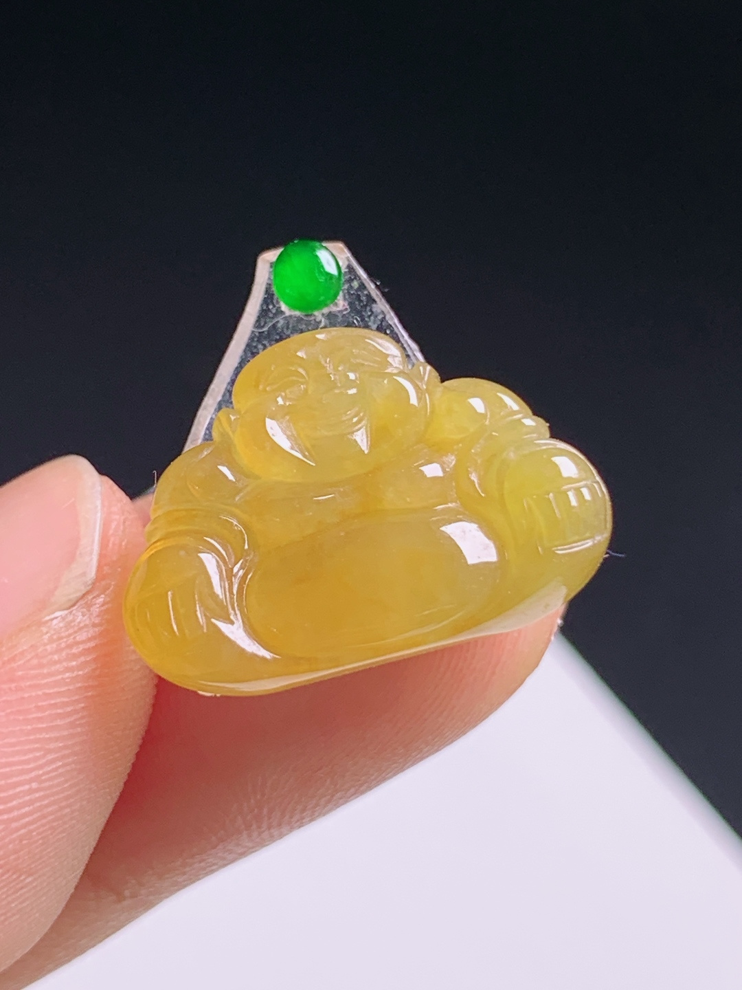 蜜糖黄翡佛公裸石，色泽温润均匀饱满，大肚弥勒温柔讨喜