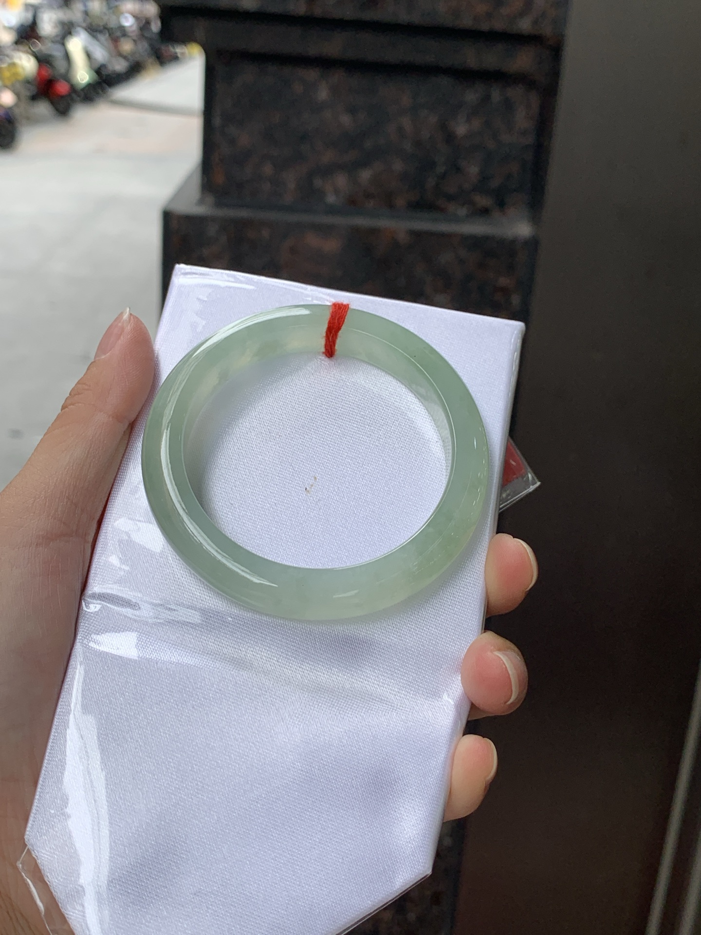 葡萄肉正圈 52.9-10.3-8.3 0619-WL-223，底妆冰润细腻，满圈葡萄肉甜美清新，鲜嫩多汁，水头好到快要溢出来