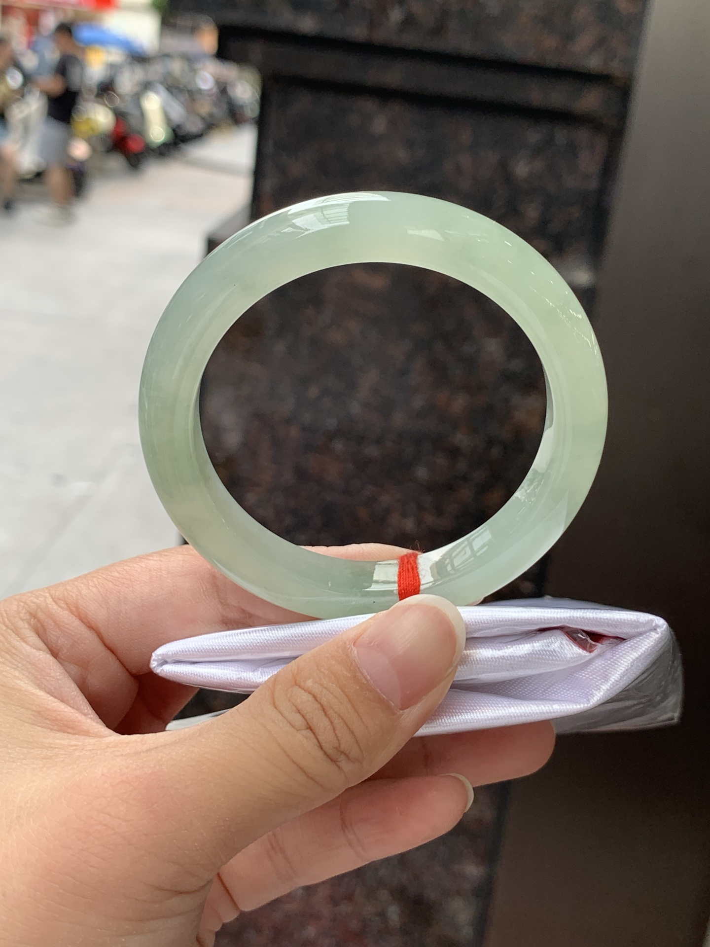 葡萄肉正圈 52.9-10.3-8.3 0619-WL-223，底妆冰润细腻，满圈葡萄肉甜美清新，鲜