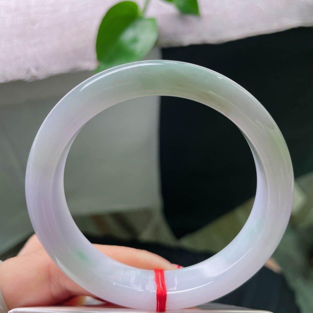 56.8/12.7/8，正圈，水润细腻，种老，这世间最好的运气，不过是紫气东来，绿意常青。有纹，ss54844a
