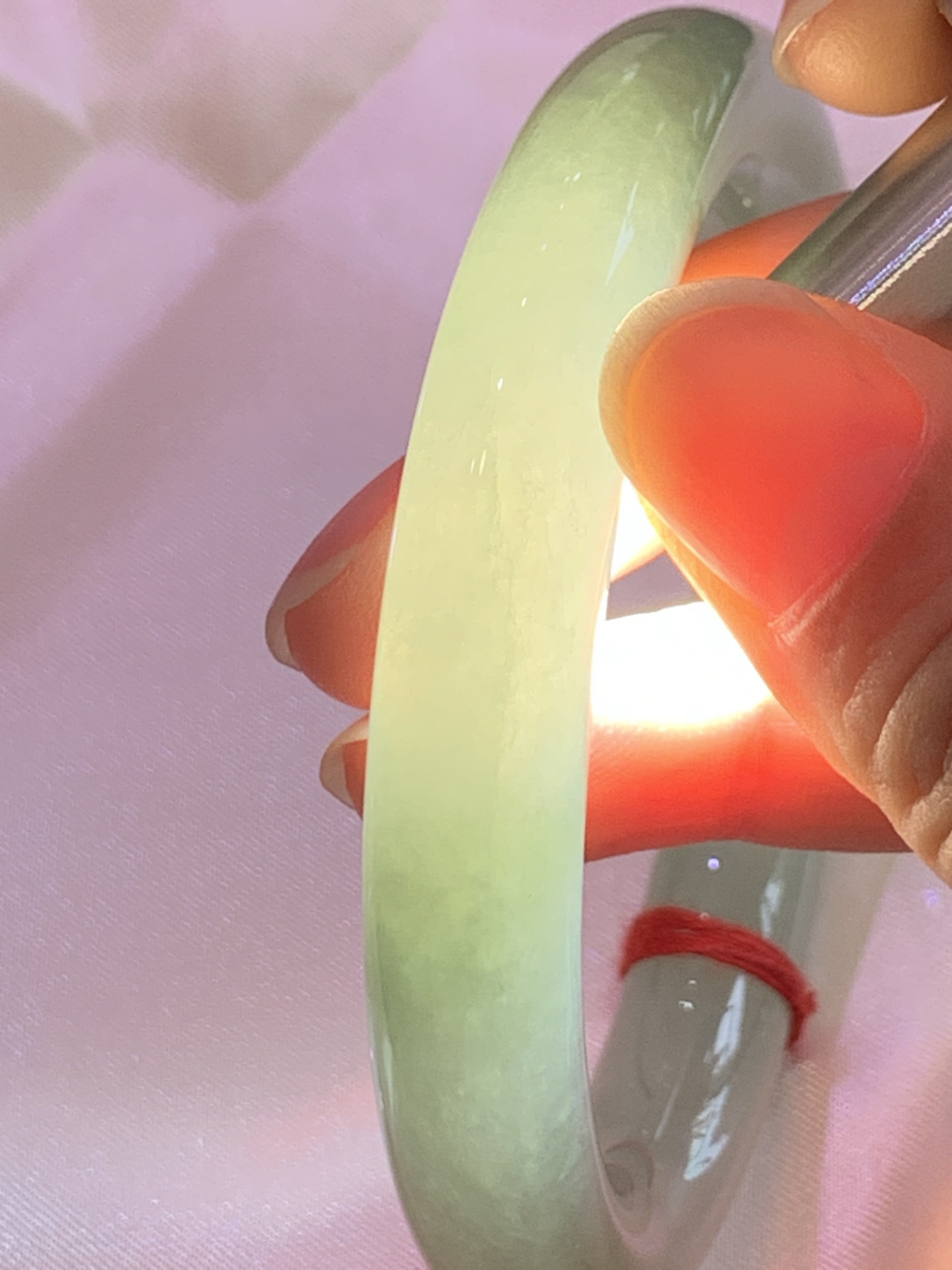 葡萄肉圆条 0619-WL-423 打灯裂，不扣，底妆冰润细腻，满圈葡萄肉甜美清新，鲜嫩多汁，水头好到快要溢出来