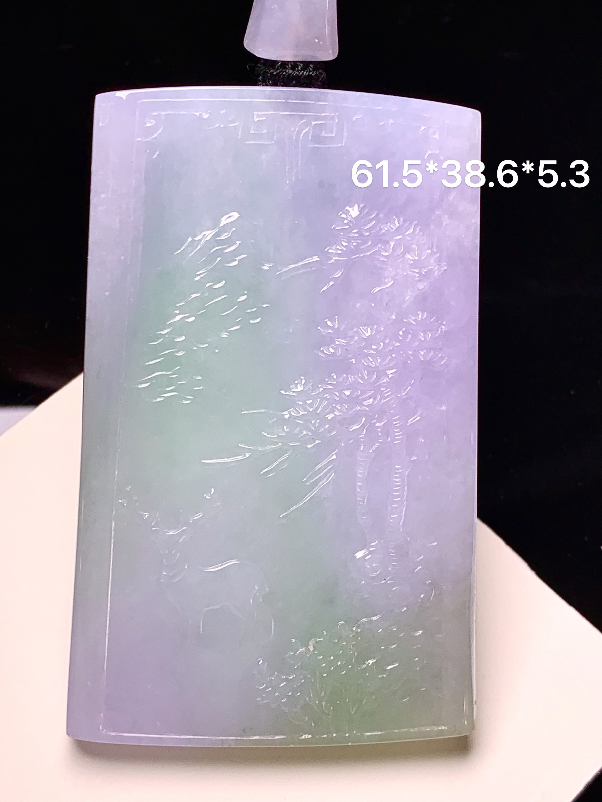 淡春彩山水牌子吊坠 玉质细腻 色泽艳丽清新 整体尺寸61.5*38.6*5.3 L1