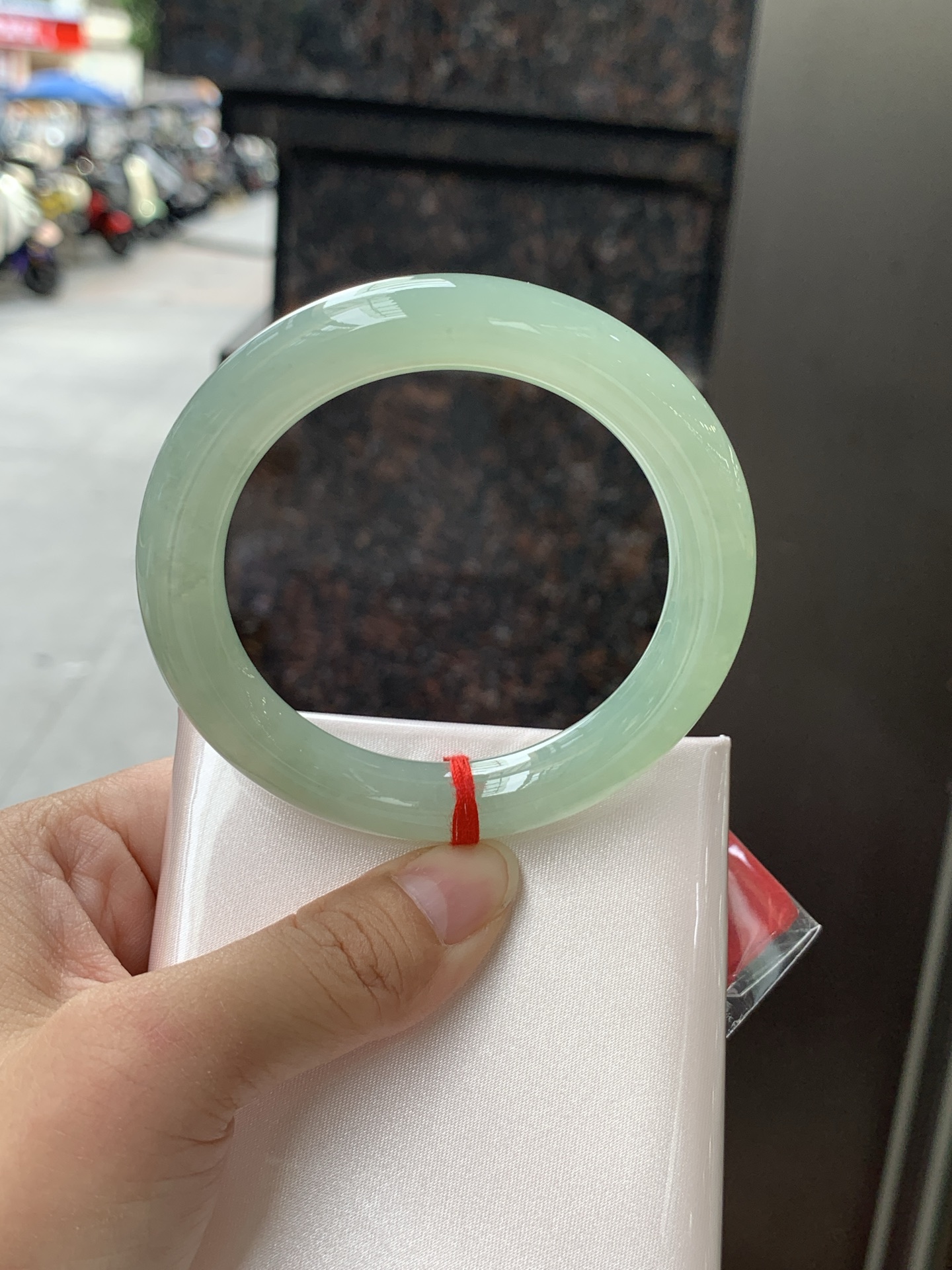 葡萄肉圆条 0619-WL-423 打灯裂，不扣，底妆冰润细腻，满圈葡萄肉甜美清新，鲜嫩多汁，水头好到快要溢出来