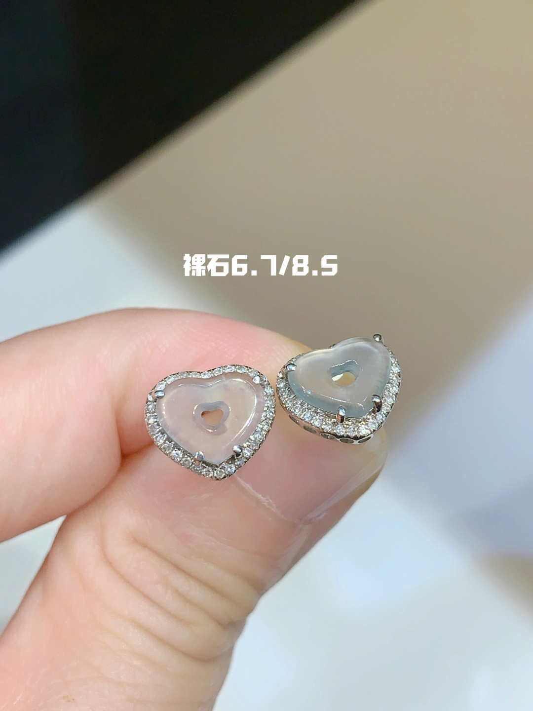 心动只在一瞬间 冰种爱心耳钉🤍，6.7-8.5
