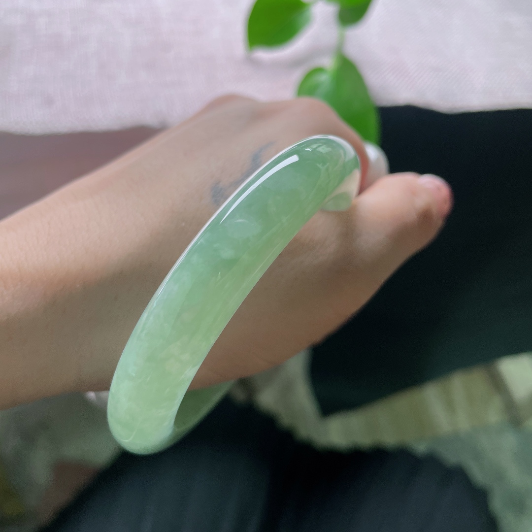 56.7/11.8/8.6，绿底正圈，种老，是生命的底色，也是财富的暗语。晶体，ss54990a