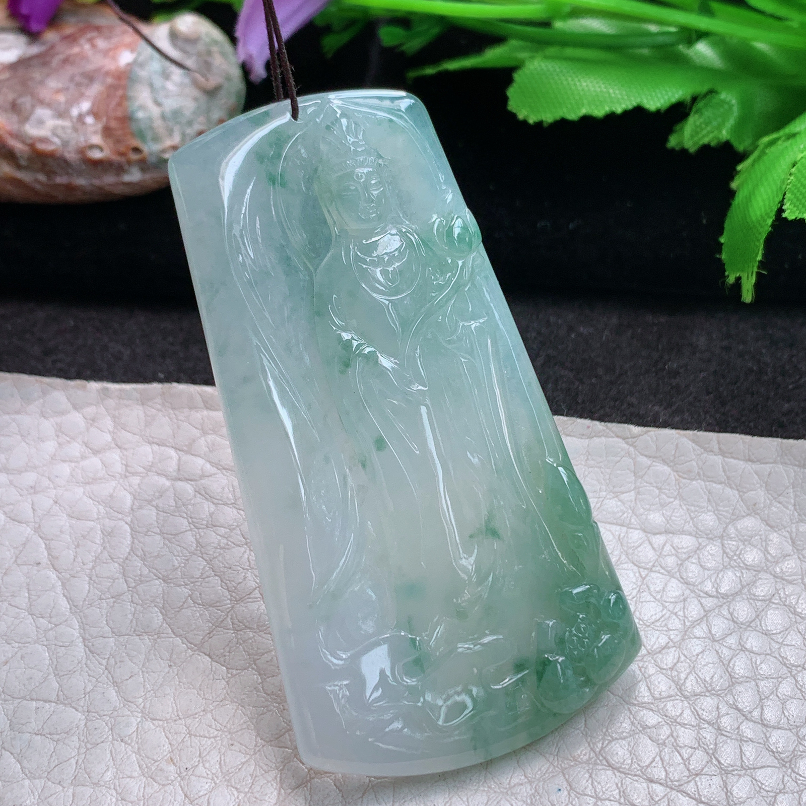 Lz实拍63.5*33.7*5.3缅甸翡翠冰飘花持莲观音 自在观音玉吊坠 玉挂件