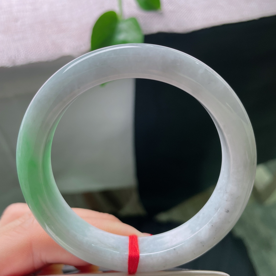 54.9/11.6/8.6，飘绿正圈，水头好，种老，佩戴温柔优雅，撒乌鸡，皮纹，ss54924a