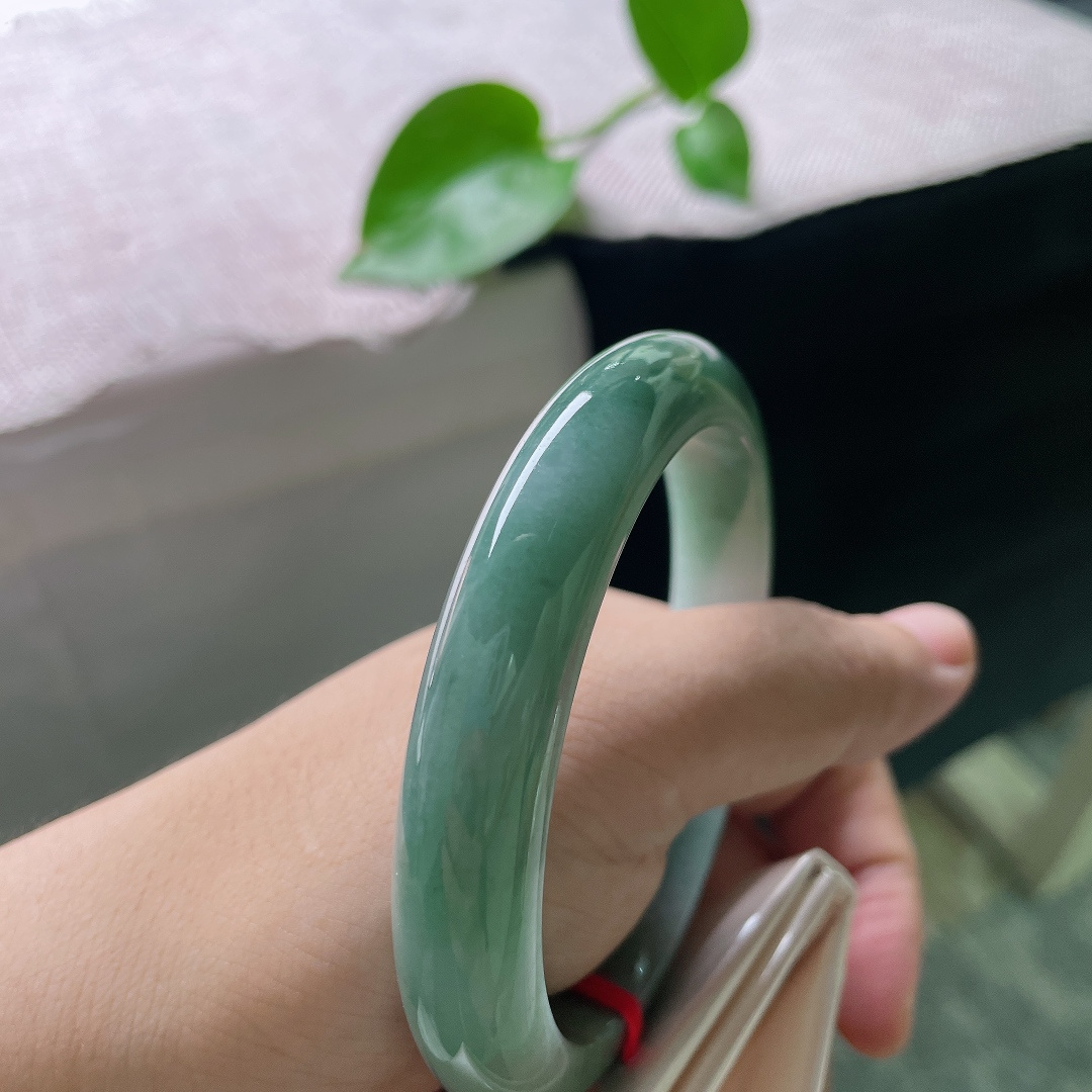 62.2/11.7/8.8油青正圈，水润细腻，沉稳贵气，清雅苑苑，无裂，ss55021a