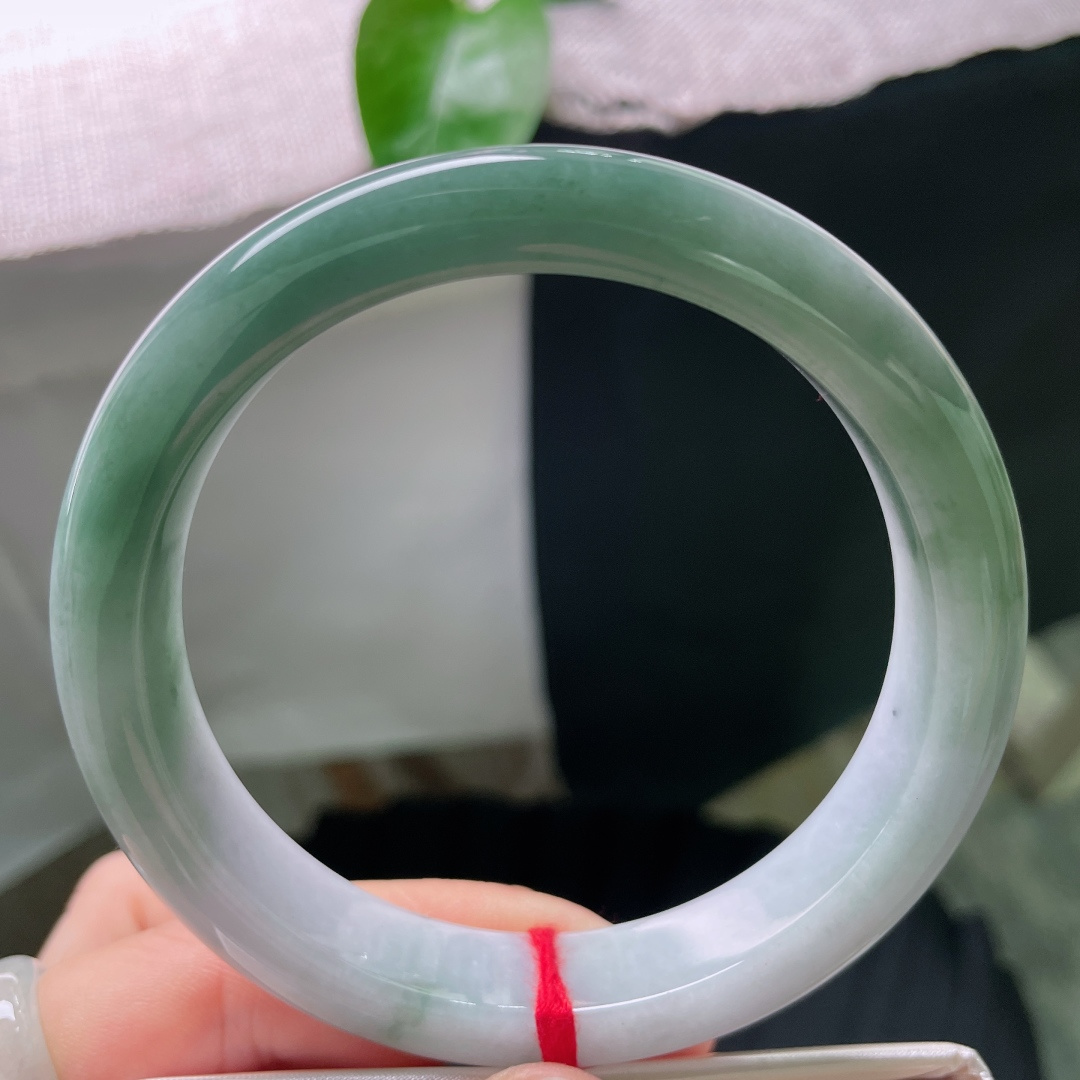 61.7/12.2/8.6，油青正圈，大圈口，水润，不争不抢，却自有分量。一点皮纹，ss55019a