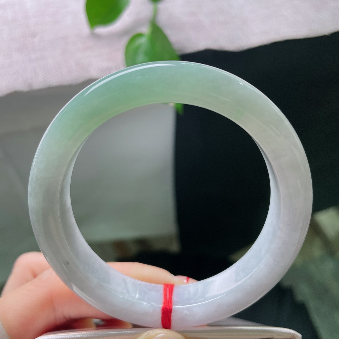 绿底正圈，水润细腻，半山水有相逢，意境感，贵气，无裂，ss54935a