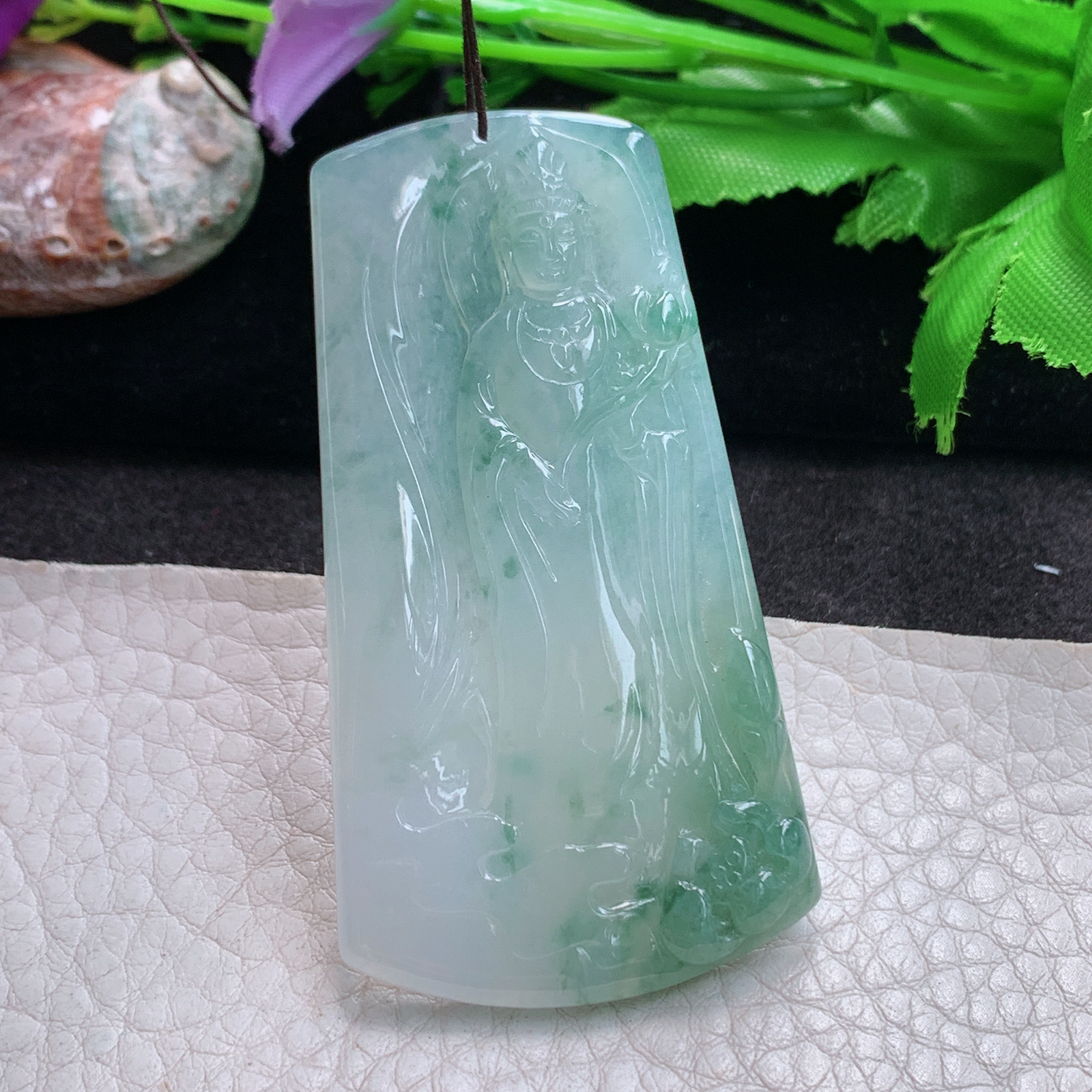 Lz实拍63.5*33.7*5.3缅甸翡翠冰飘花持莲观音 自在观音玉吊坠 玉挂件