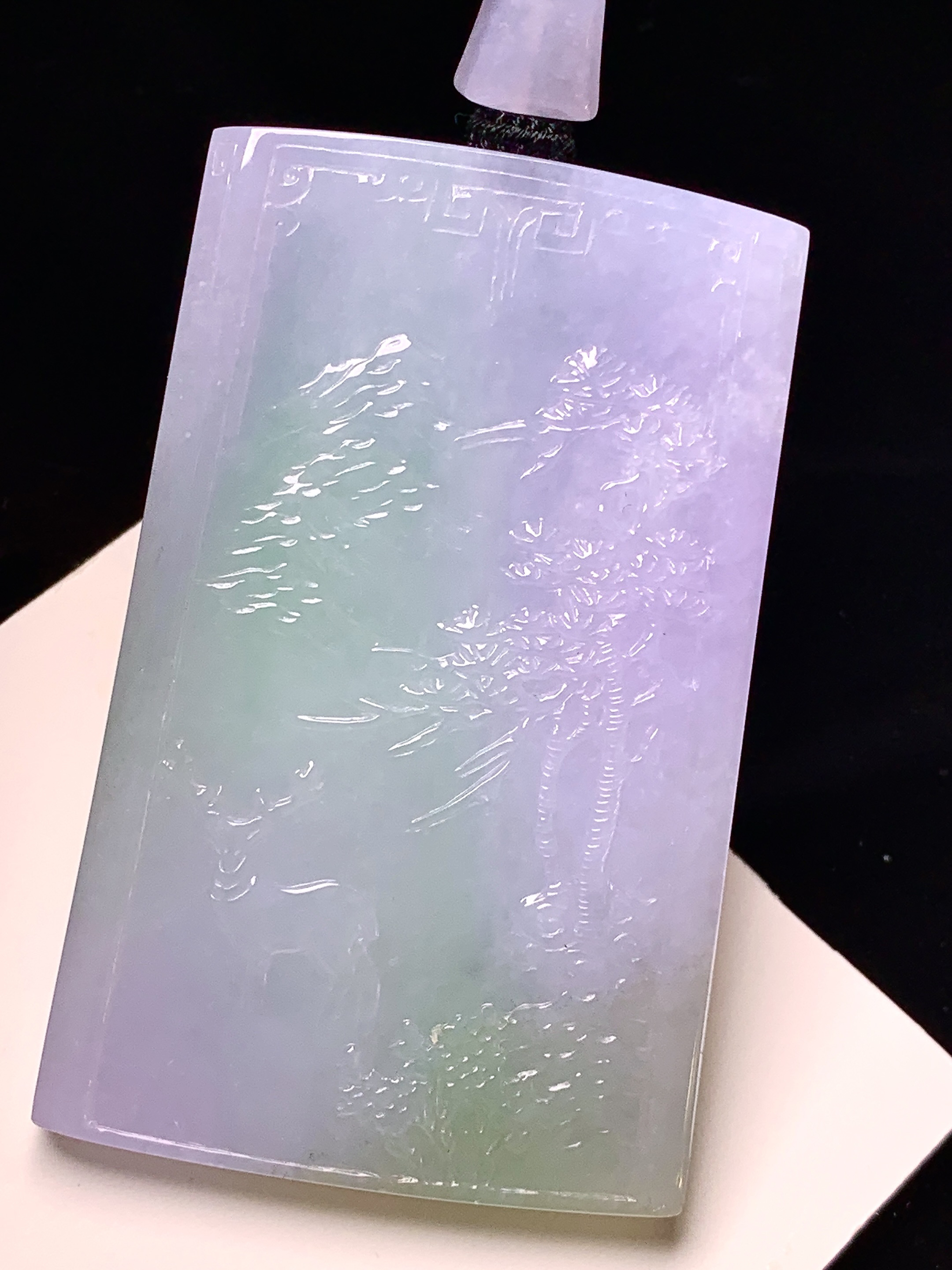 淡春彩山水牌子吊坠 玉质细腻 色泽艳丽清新 整体尺寸61.5*38.6*5.3 L1