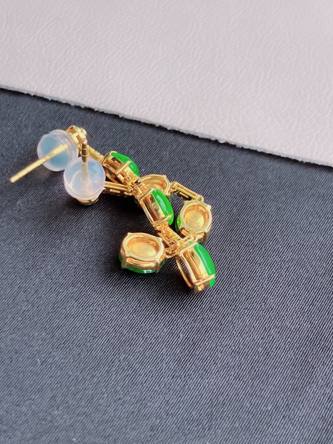 翠绿蛋面耳环，简约时尚，尺寸44/6.6/5/4/自然光实拍