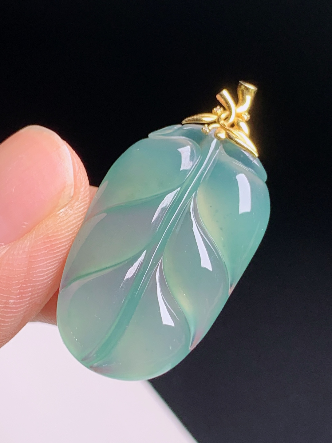 晴水树叶吊坠，胶感十足底色清爽，金枝玉叶温婉显气质