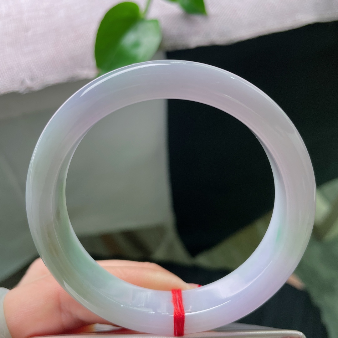 56.8/12.7/8，正圈，水润细腻，种老，这世间最好的运气，不过是紫气东来，绿意常青。有纹，ss54844a