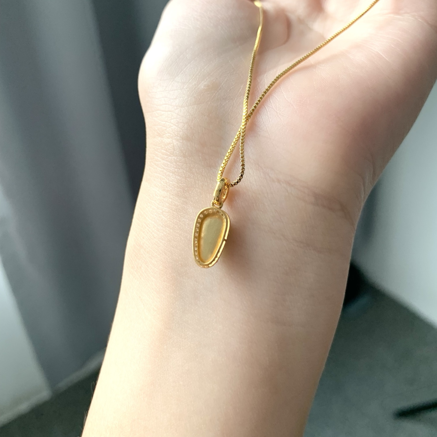 18k镶嵌冰绿叶子 色泽亮丽 小巧饱满 尺寸13.7-6.8-4.6裸石10-5-1【LYH0619】