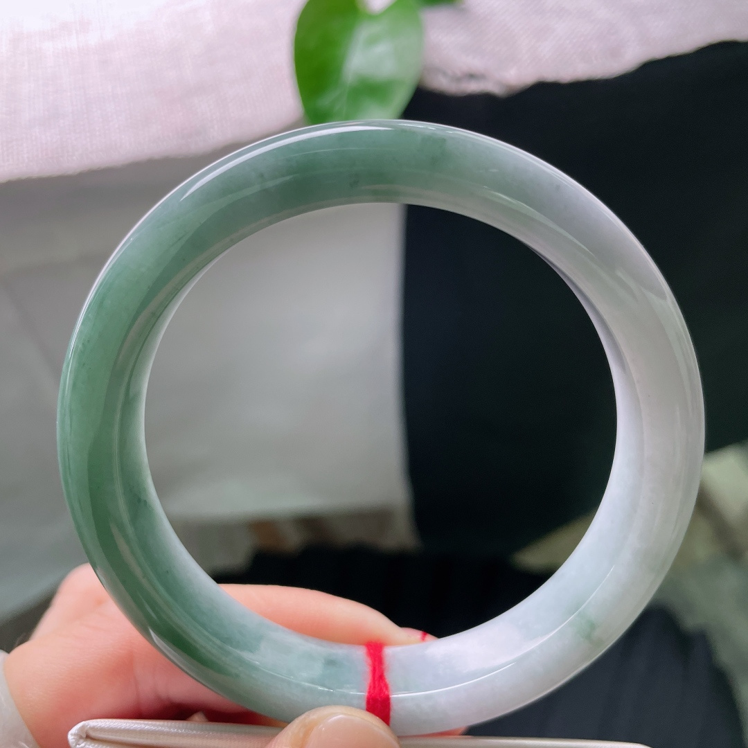 61.7/12.2/8.6，油青正圈，大圈口，水润，不争不抢，却自有分量。一点皮纹，ss55019a