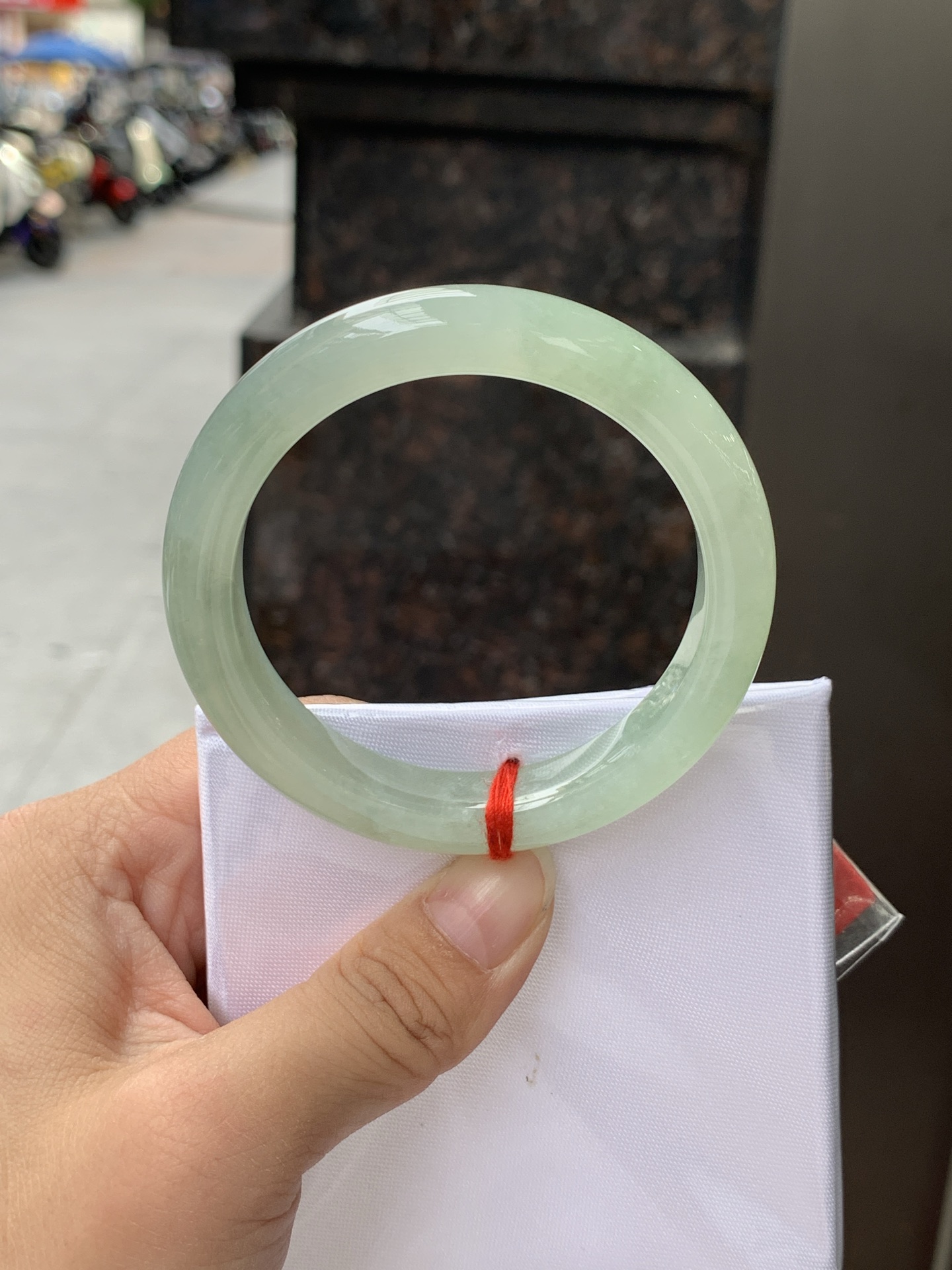葡萄肉正圈 52.9-10.3-8.3 0619-WL-223，底妆冰润细腻，满圈葡萄肉甜美清新，鲜嫩多汁，水头好到快要溢出来