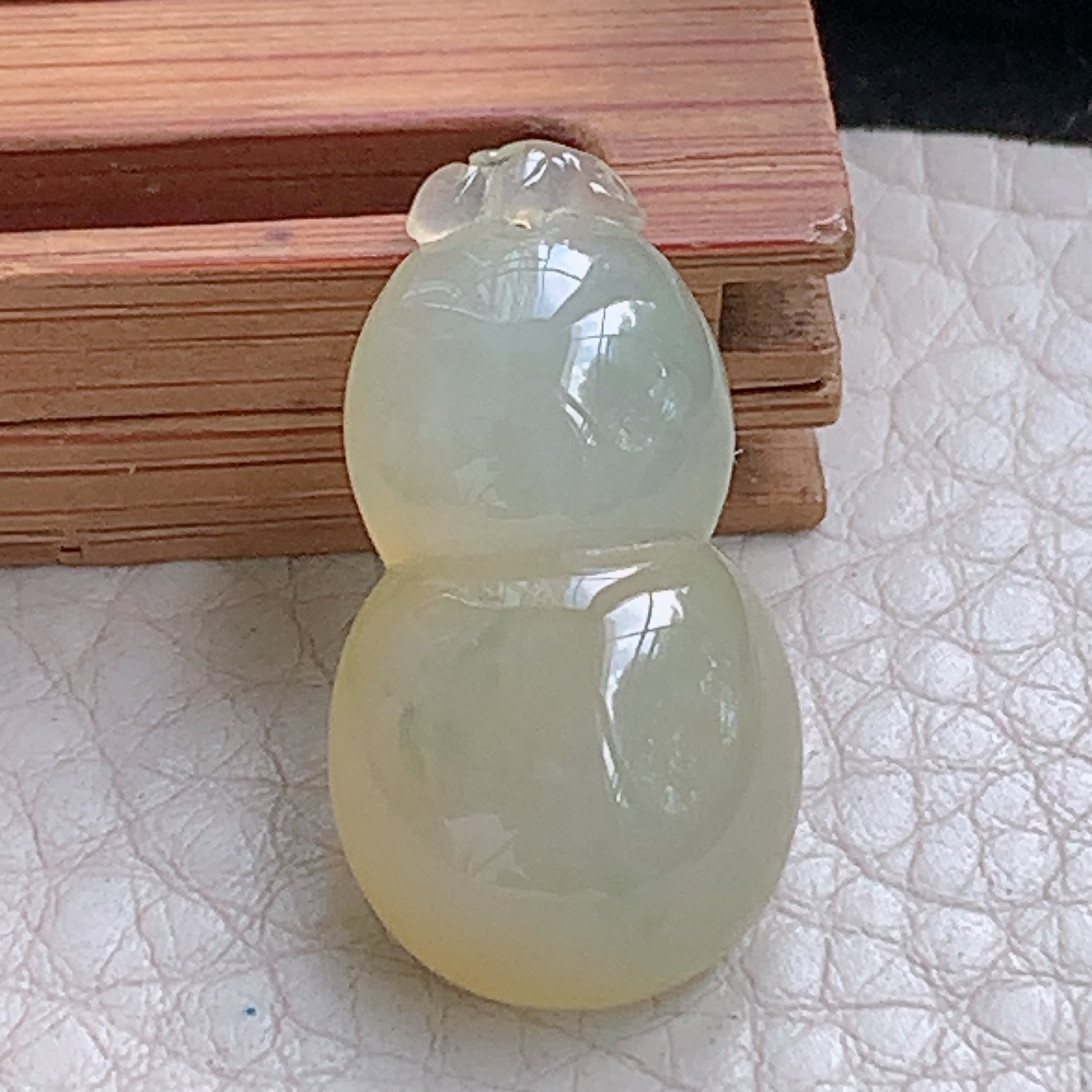 zz3实拍25.5*14*6.5缅甸翡翠黄翡葫芦扣吊坠冰透奶黄福禄宝宝玉坠