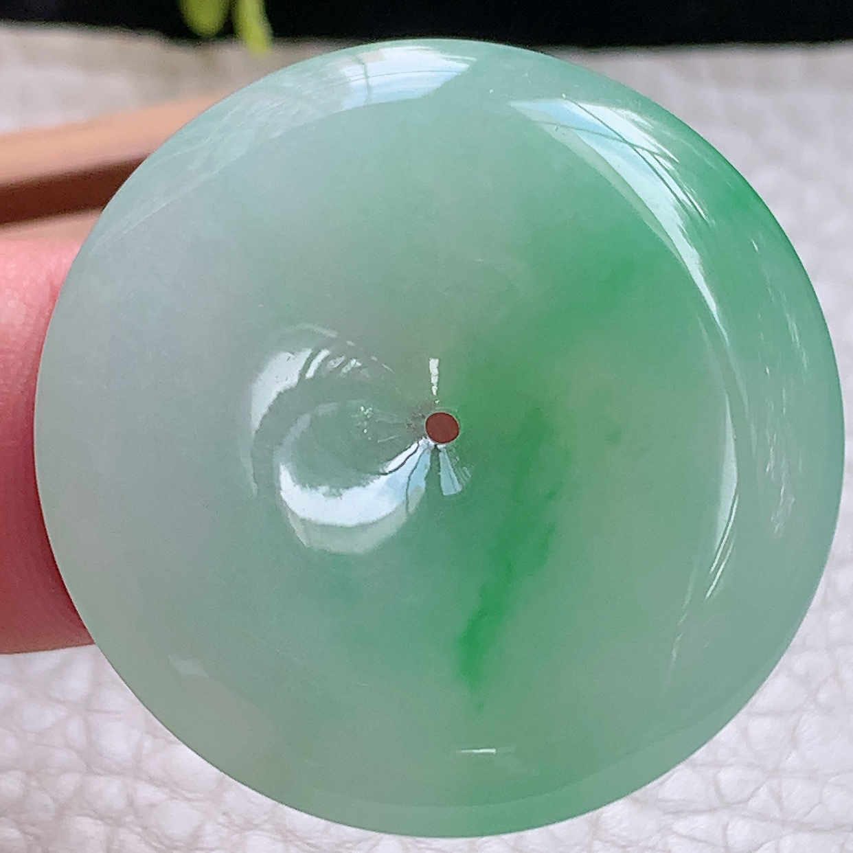 zz3实拍35*6.2缅甸翡翠飘金丝绿平安扣吊坠冰透甜绿淡绿玉扣