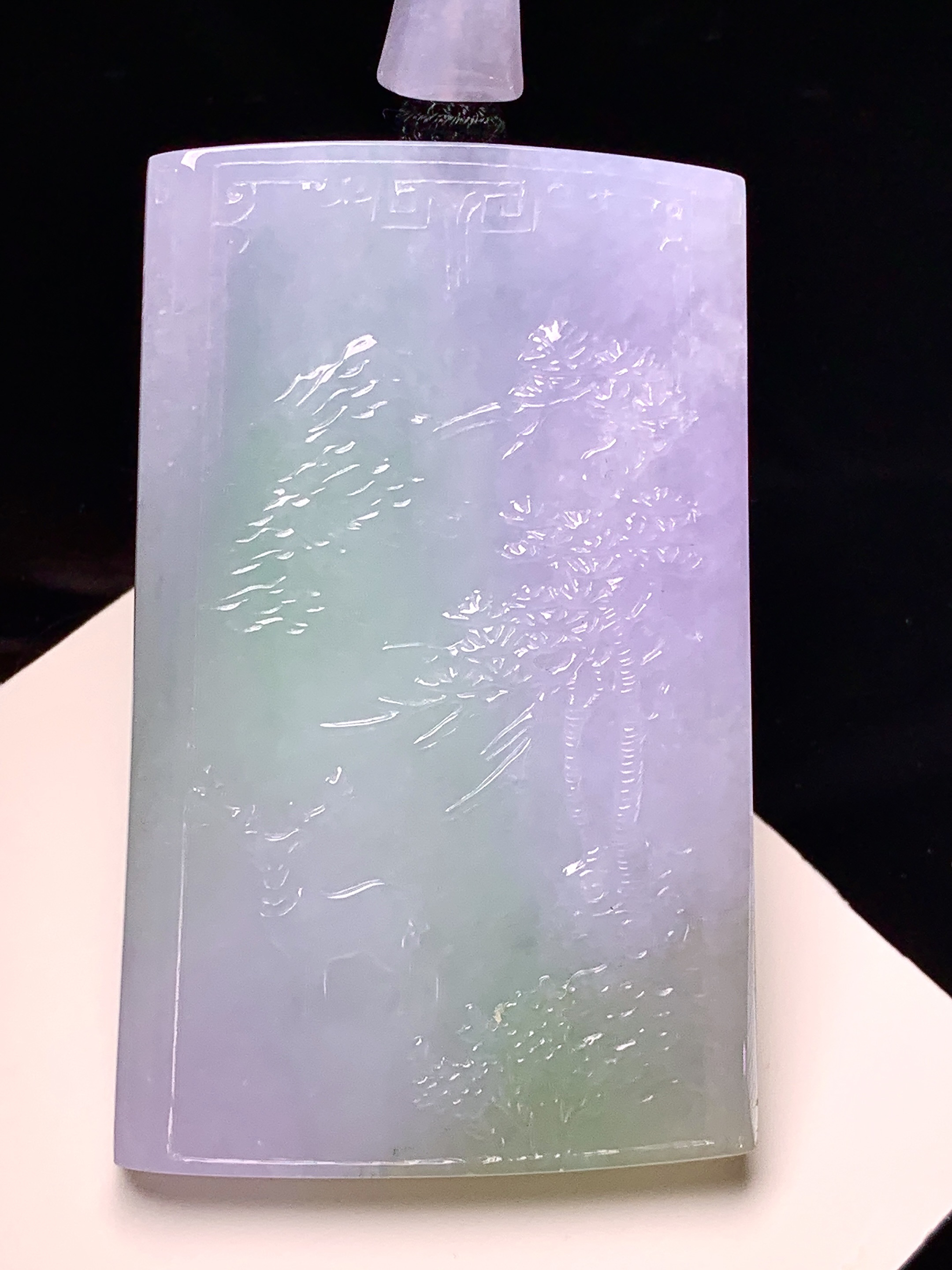 淡春彩山水牌子吊坠 玉质细腻 色泽艳丽清新 整体尺寸61.5*38.6*5.3 L1