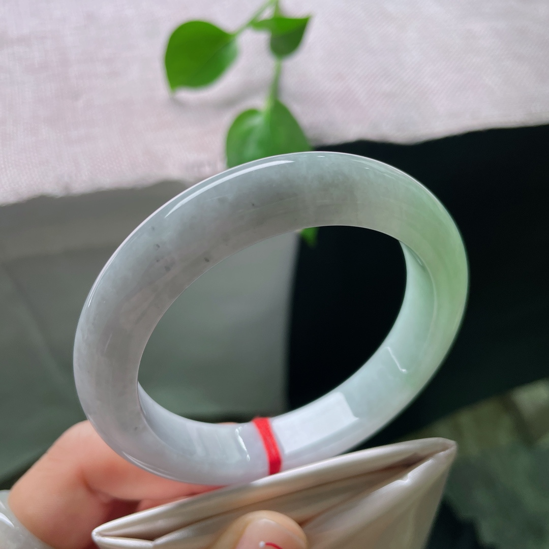 绿底正圈，水润细腻，半山水有相逢，意境感，贵气，无裂，ss54935a