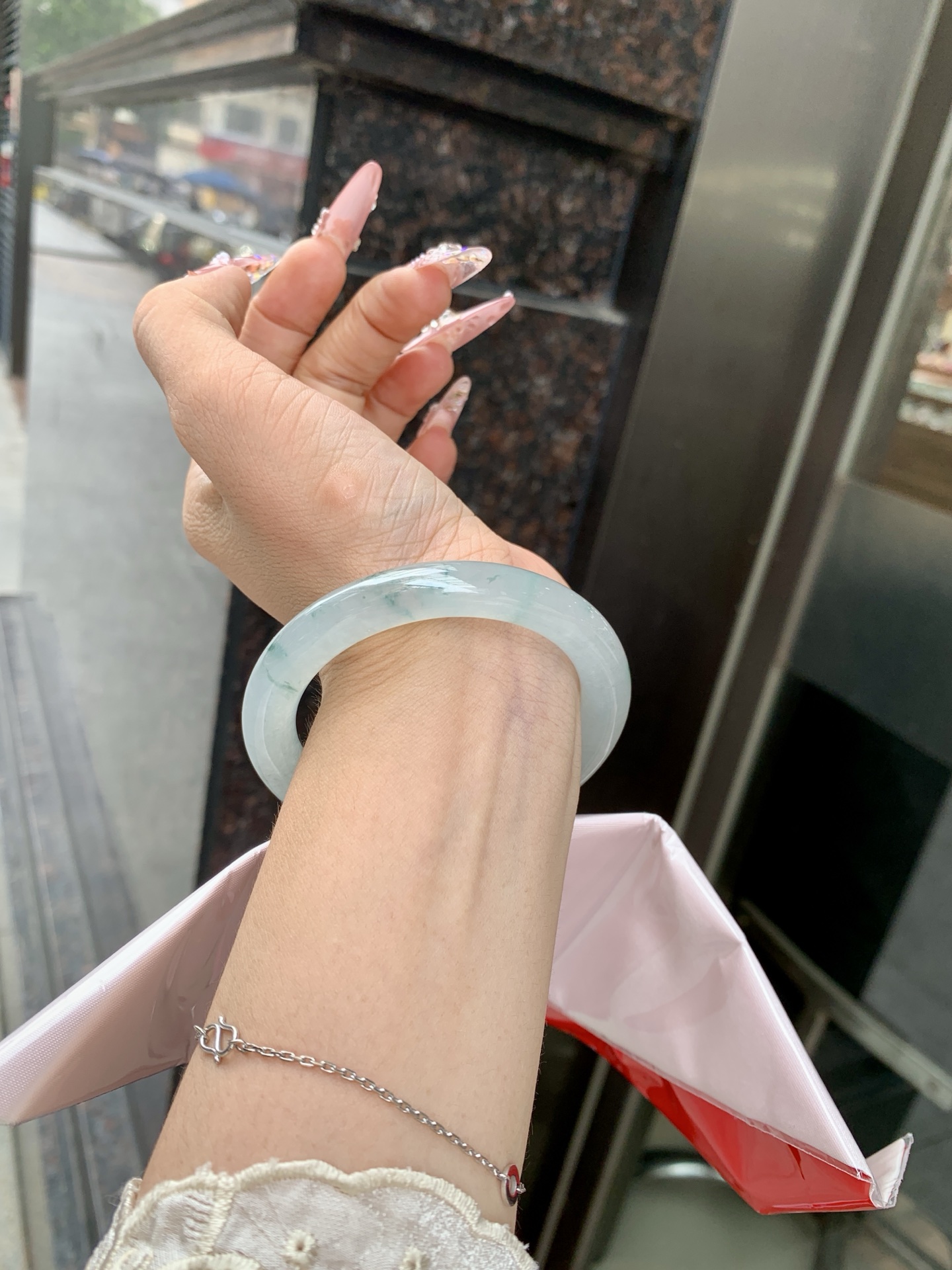冰飘花美人条 53.2-9.1-9 0619-N1036 打灯细纹，底妆水透起光，冰底中开出了朵朵兰花，飘花灵动飘逸，勾勒出一幅唯美诗意的山水意境画，古典优雅又秀气