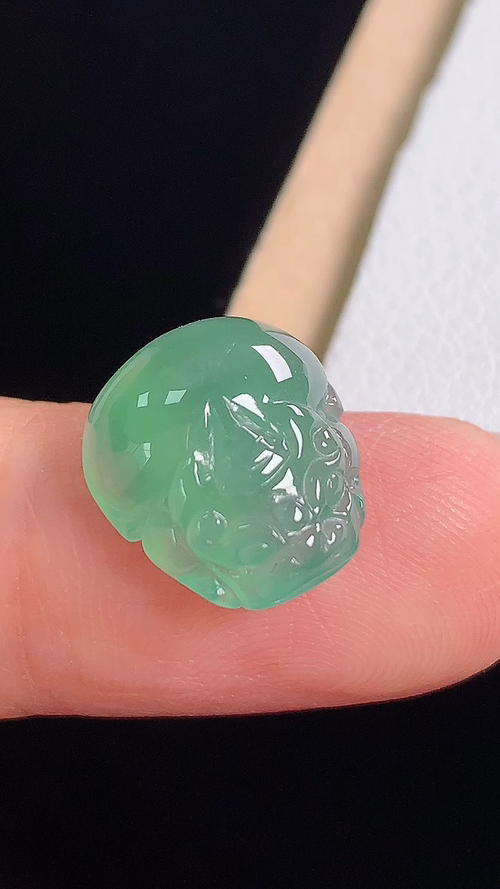 ️冰晴貔貅，无裂，尺寸:12.0-11.0-5.3mm 15
