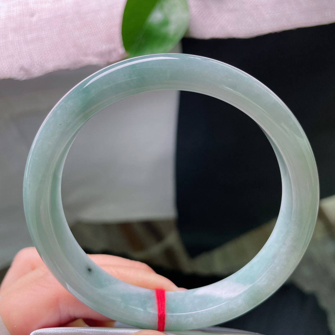 62.8/12/7.8，淡蓝底正圈，大圈口，水头好，种老，肉质细腻干净，无裂，ss55008a