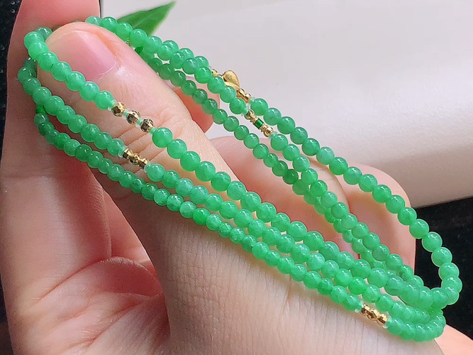 ️ 冰绿珠链，尺寸大3.4/小2.4mm，包A附证书