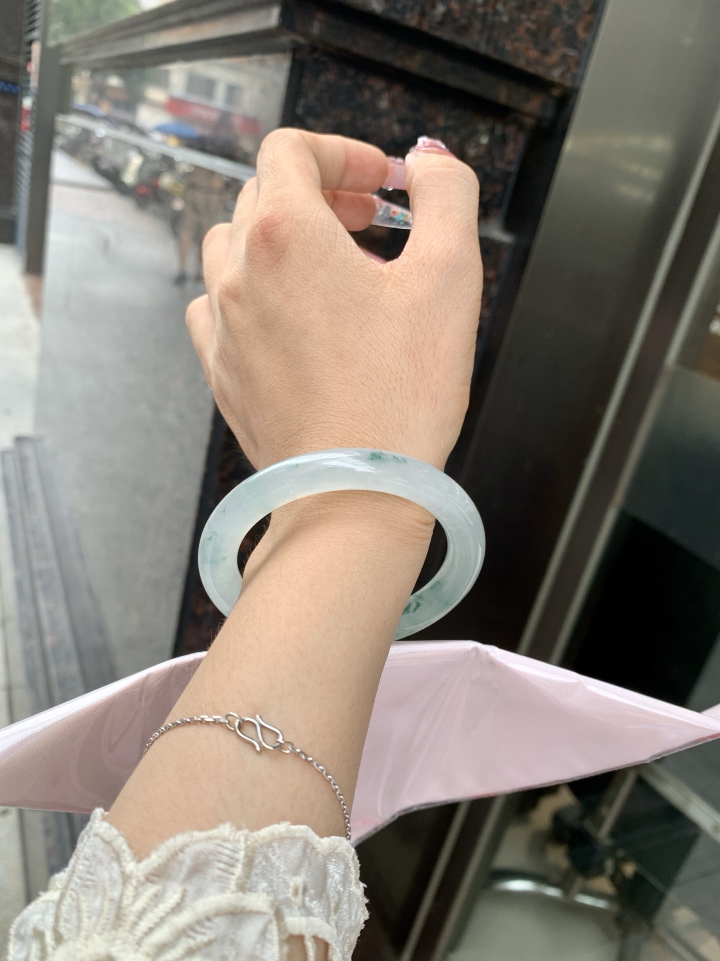 冰飘花美人条 53.2-9.1-9 0619-N1036 打灯细纹，底妆水透起光，冰底中开出了朵朵兰花，飘花灵动飘逸，勾勒出一幅唯美诗意的山水意境画，古典优雅又秀气