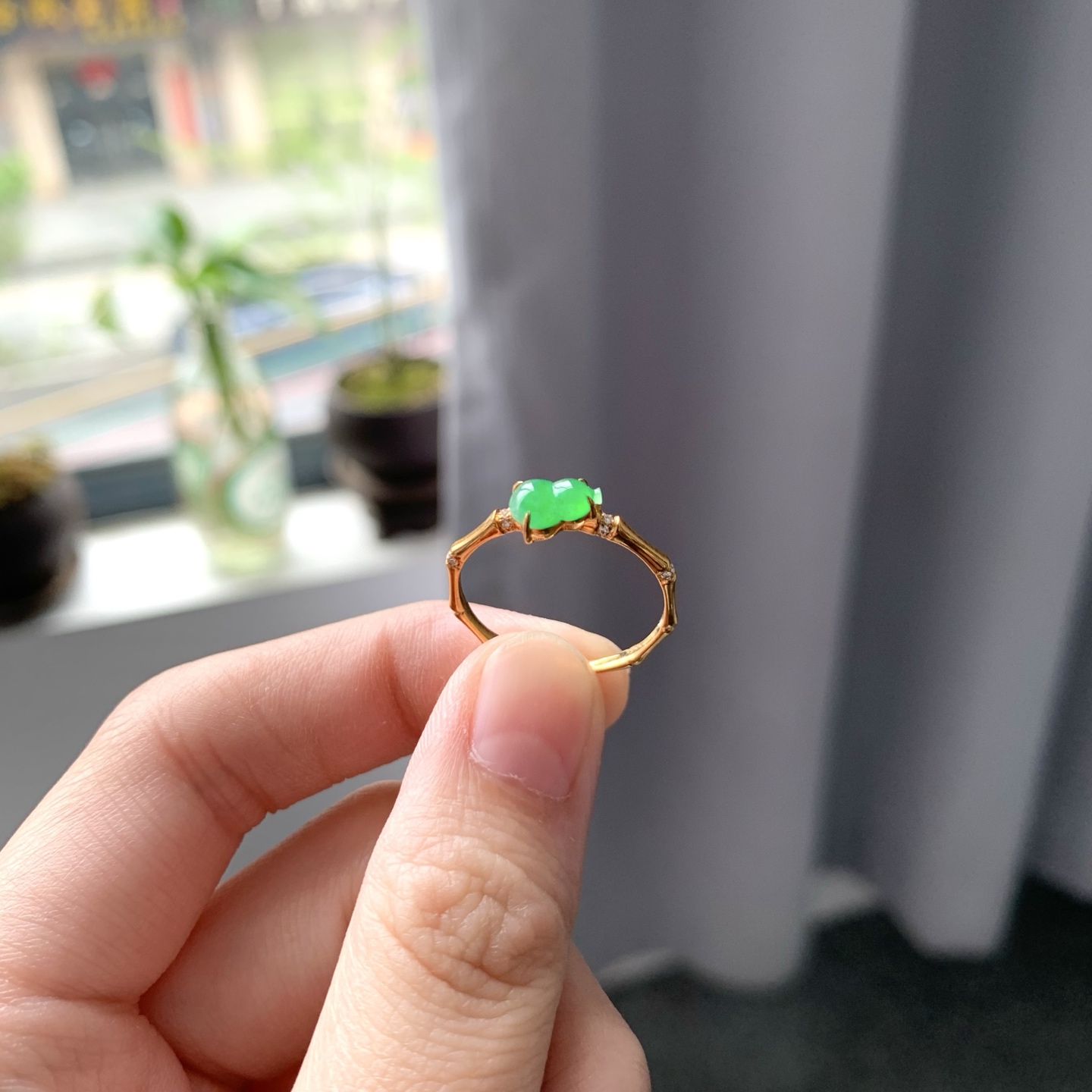 18k镶嵌冰绿葫芦戒指 饱满精美 浓郁底色 尺寸裸石4.8-7-2戒圈14【lyh0619】